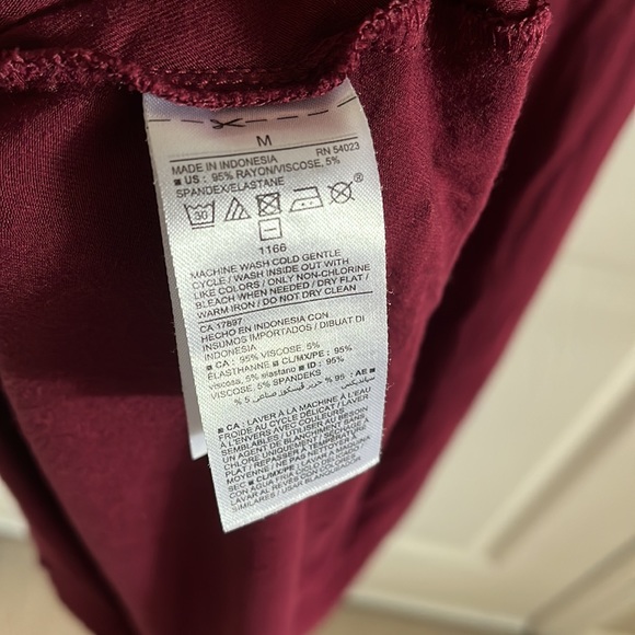 Old Navy Wine Red Wrap Dress Size Medium - Picture 6 of 6